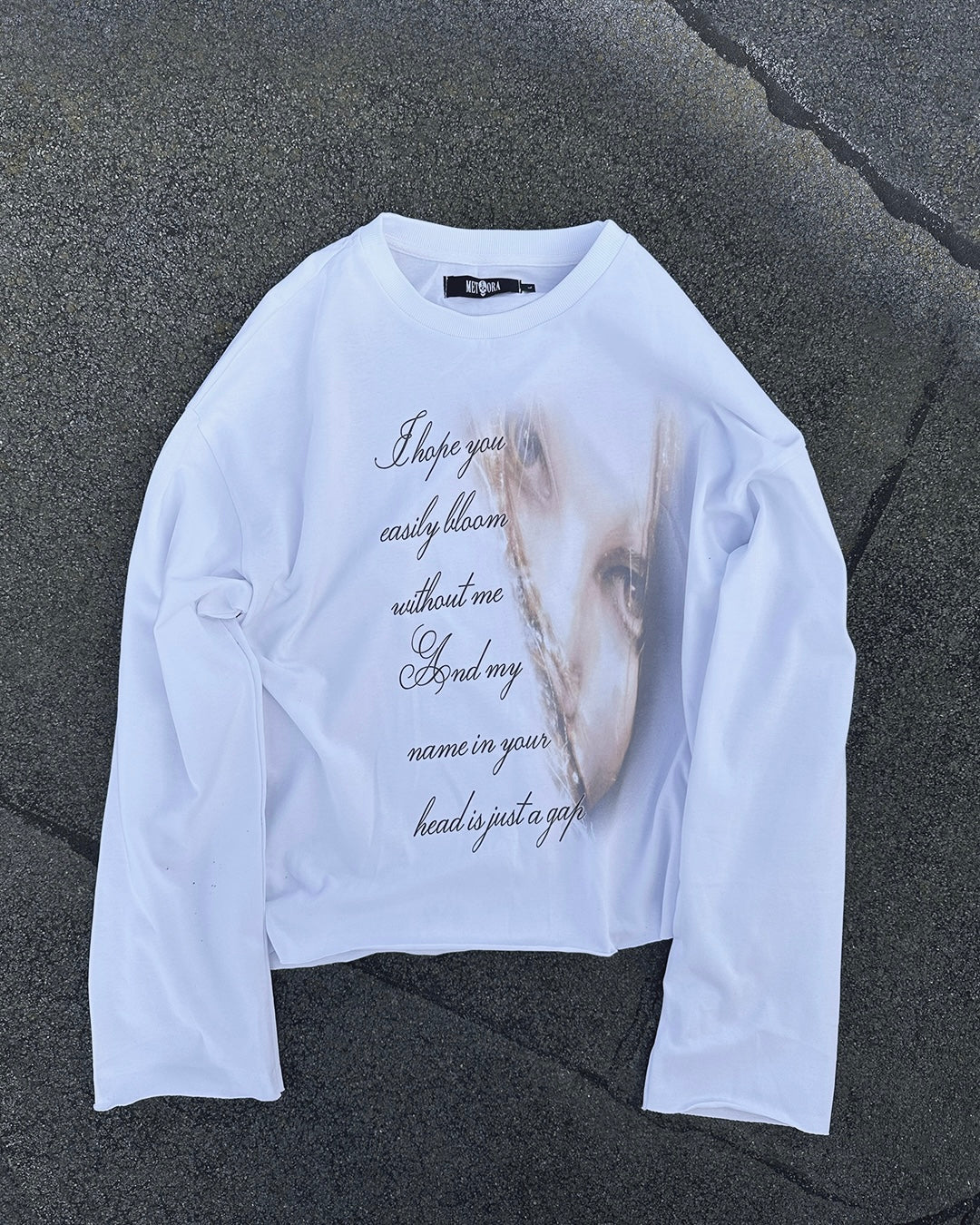 "WHITE GLARE DELUXE" LONGSLEEVE